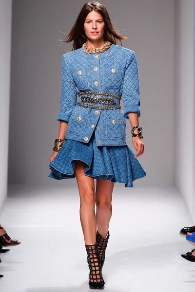 Look 11